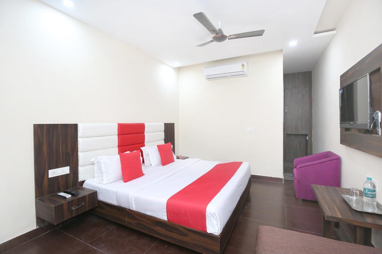Hotel Sukhman Residency Амритсар Экстерьер фото