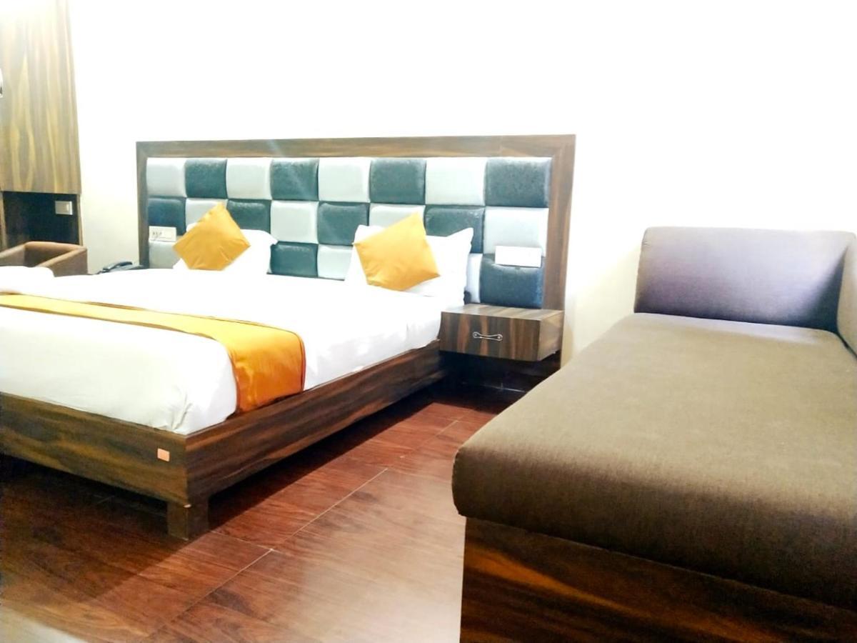 Hotel Sukhman Residency Амритсар Экстерьер фото